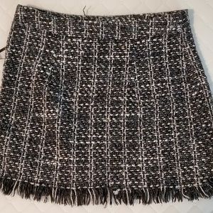 Vintage wool shorter skirt
